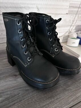 Skechers Black Lace-Up Platform Ankle Boots